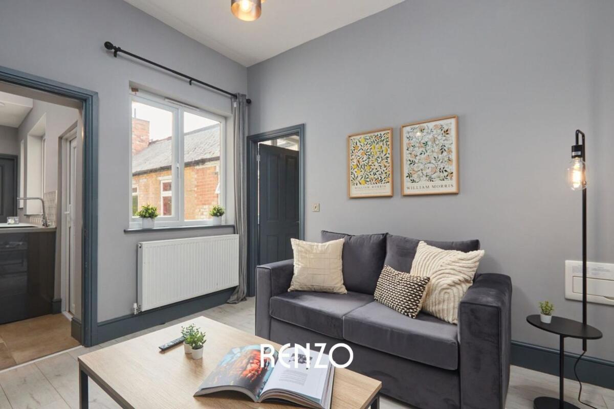 Inviting 1-bed In By Renzo, Perfect For Contractors, Free Wi-fi! Apartment